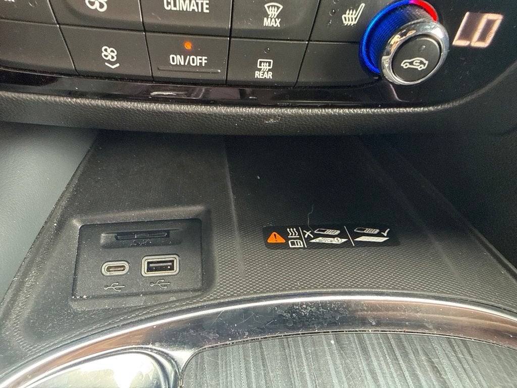 2023 Buick Enclave Essence