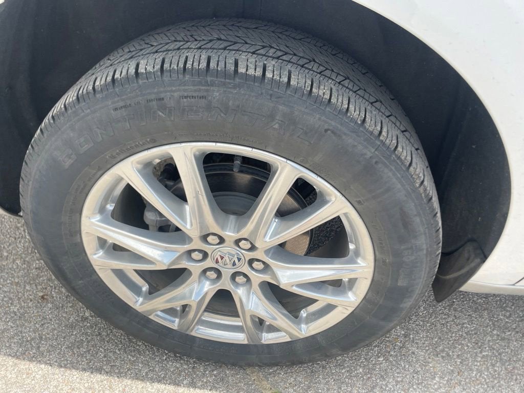 2023 Buick Enclave Essence