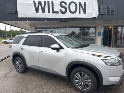 2025 Nissan Pathfinder SV
