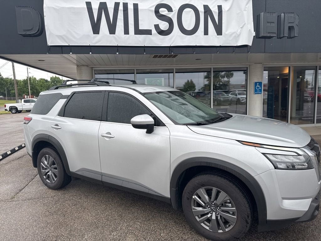 2025 Nissan Pathfinder SV