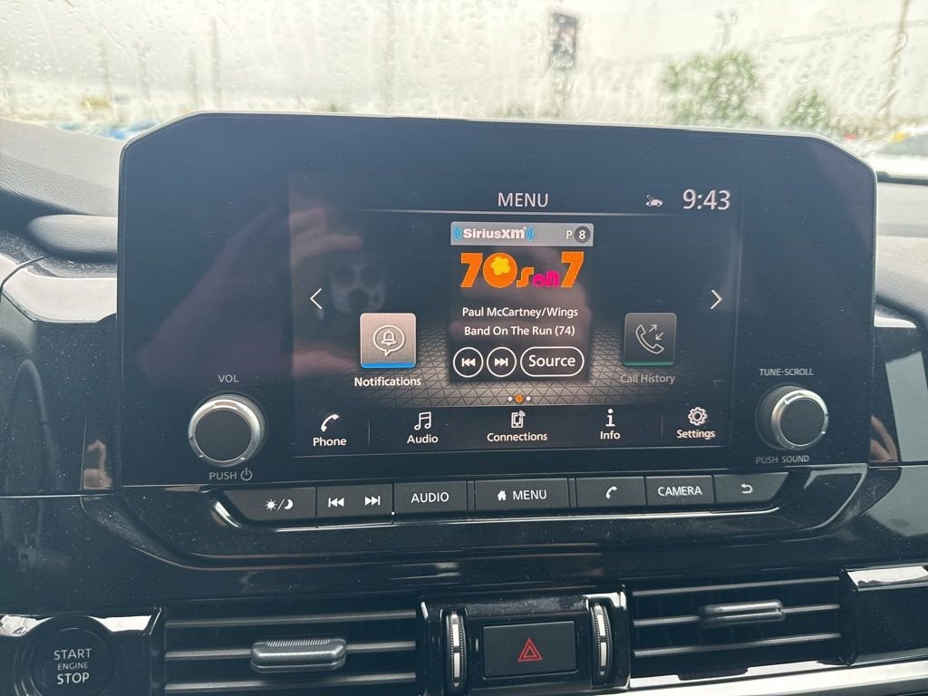 2025 Nissan Pathfinder SV