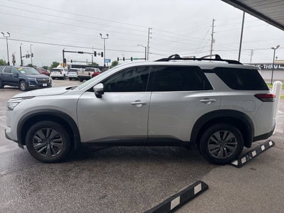 2025 Nissan Pathfinder SV