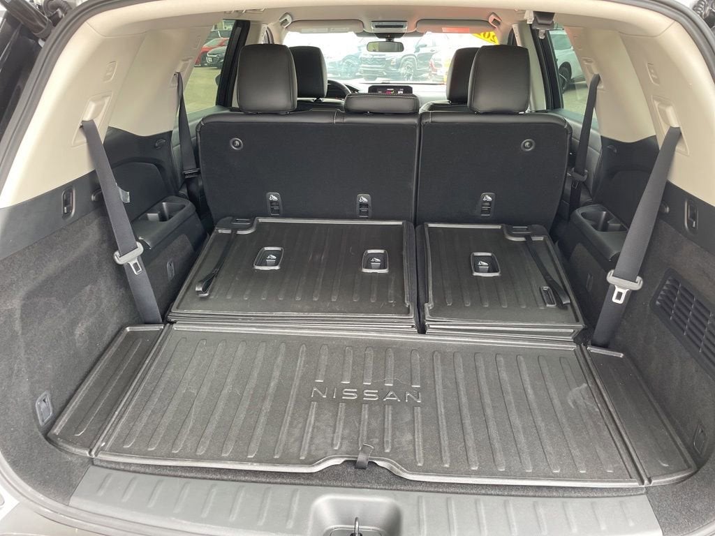 2025 Nissan Pathfinder SV