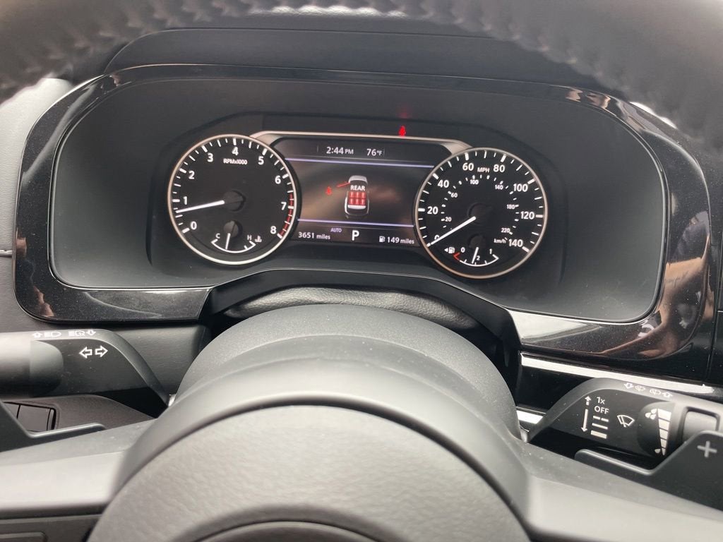 2025 Nissan Pathfinder SV