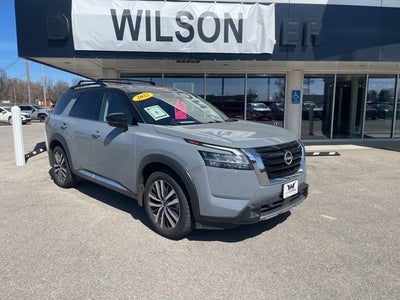 2022 Nissan Pathfinder Platinum