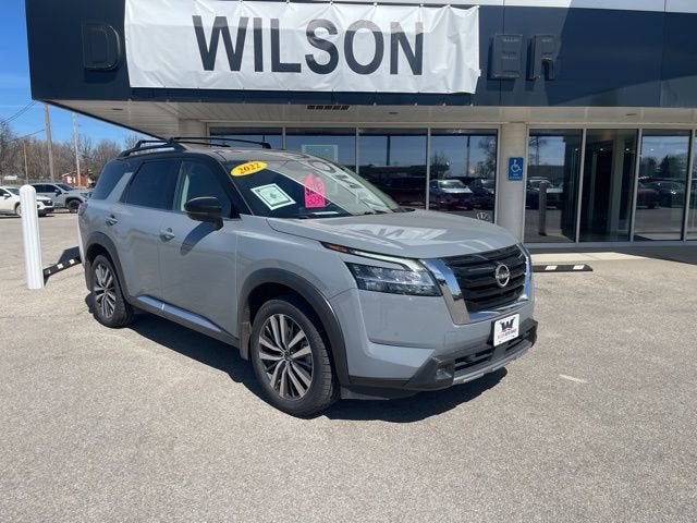 2022 Nissan Pathfinder Platinum
