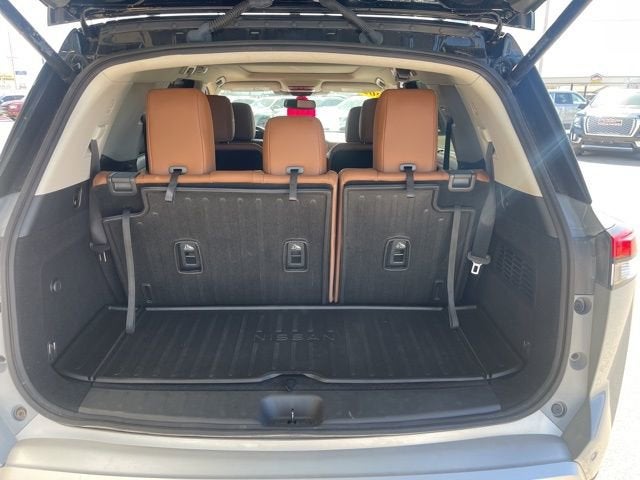 2022 Nissan Pathfinder Platinum