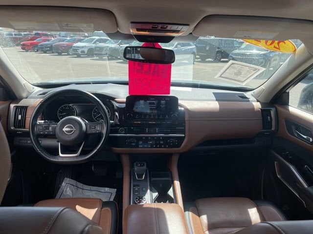 2022 Nissan Pathfinder Platinum