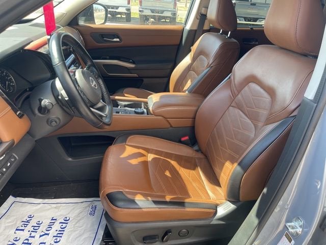 2022 Nissan Pathfinder Platinum