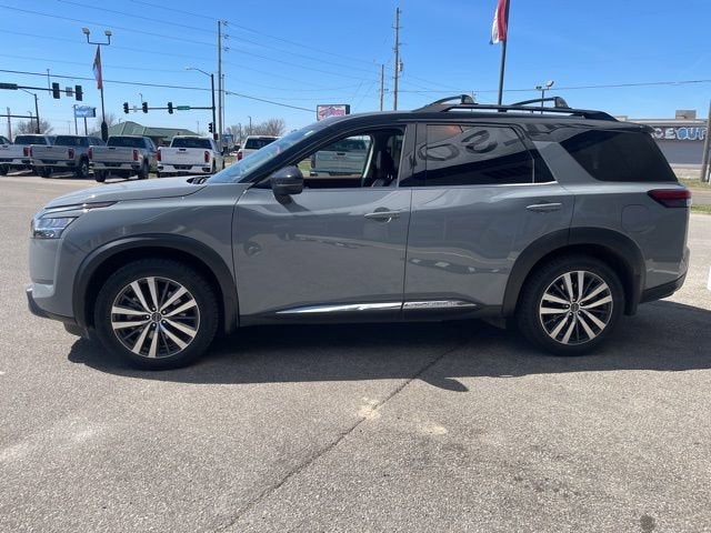 2022 Nissan Pathfinder Platinum