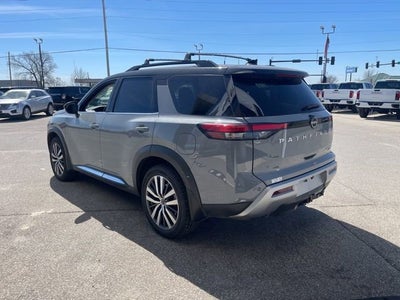 2022 Nissan Pathfinder Platinum