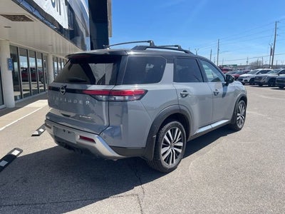 2022 Nissan Pathfinder Platinum