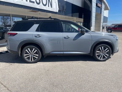 2022 Nissan Pathfinder Platinum