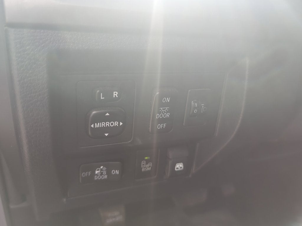 2017 Toyota Tundra 4WD SR5