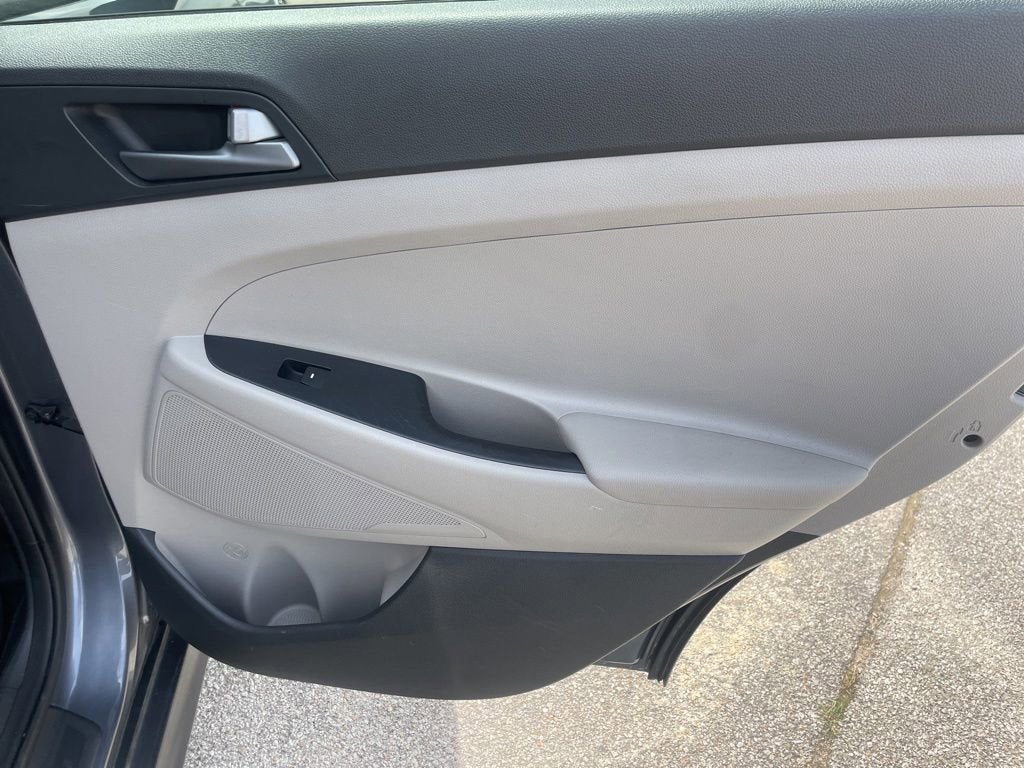 2016 Hyundai Tucson SE